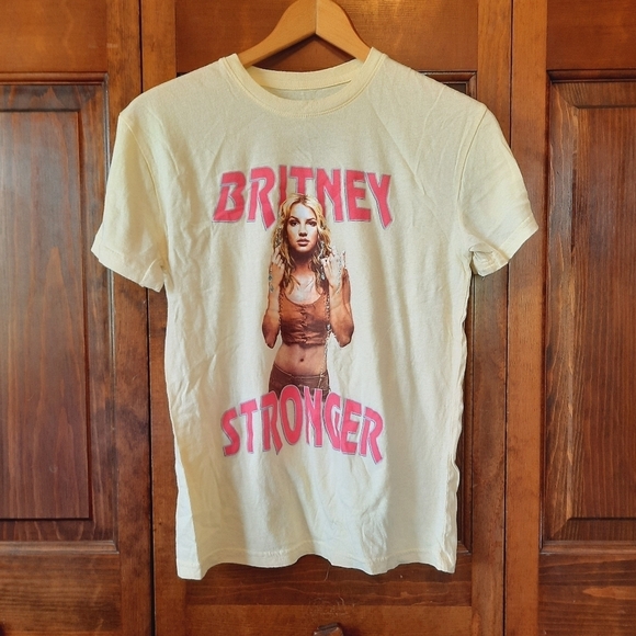 Britney Spears Britney Stronger pale yellow graphic short sleeve t-shirt size XS - Picture 2 of 9